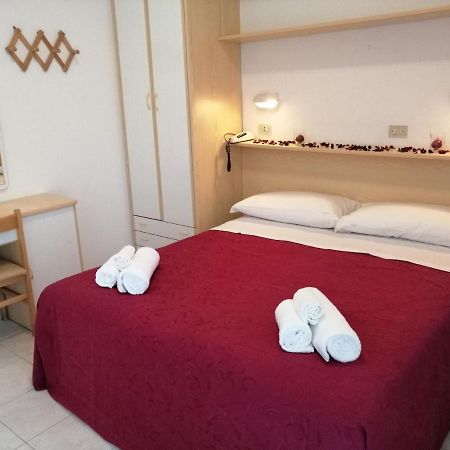 Hotel Alba Римини Экстерьер фото