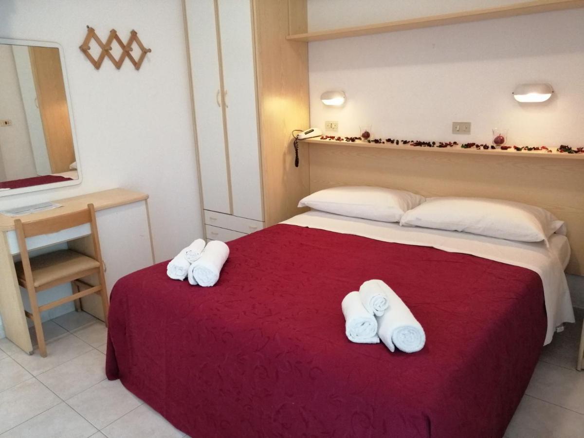 Hotel Alba Римини Экстерьер фото