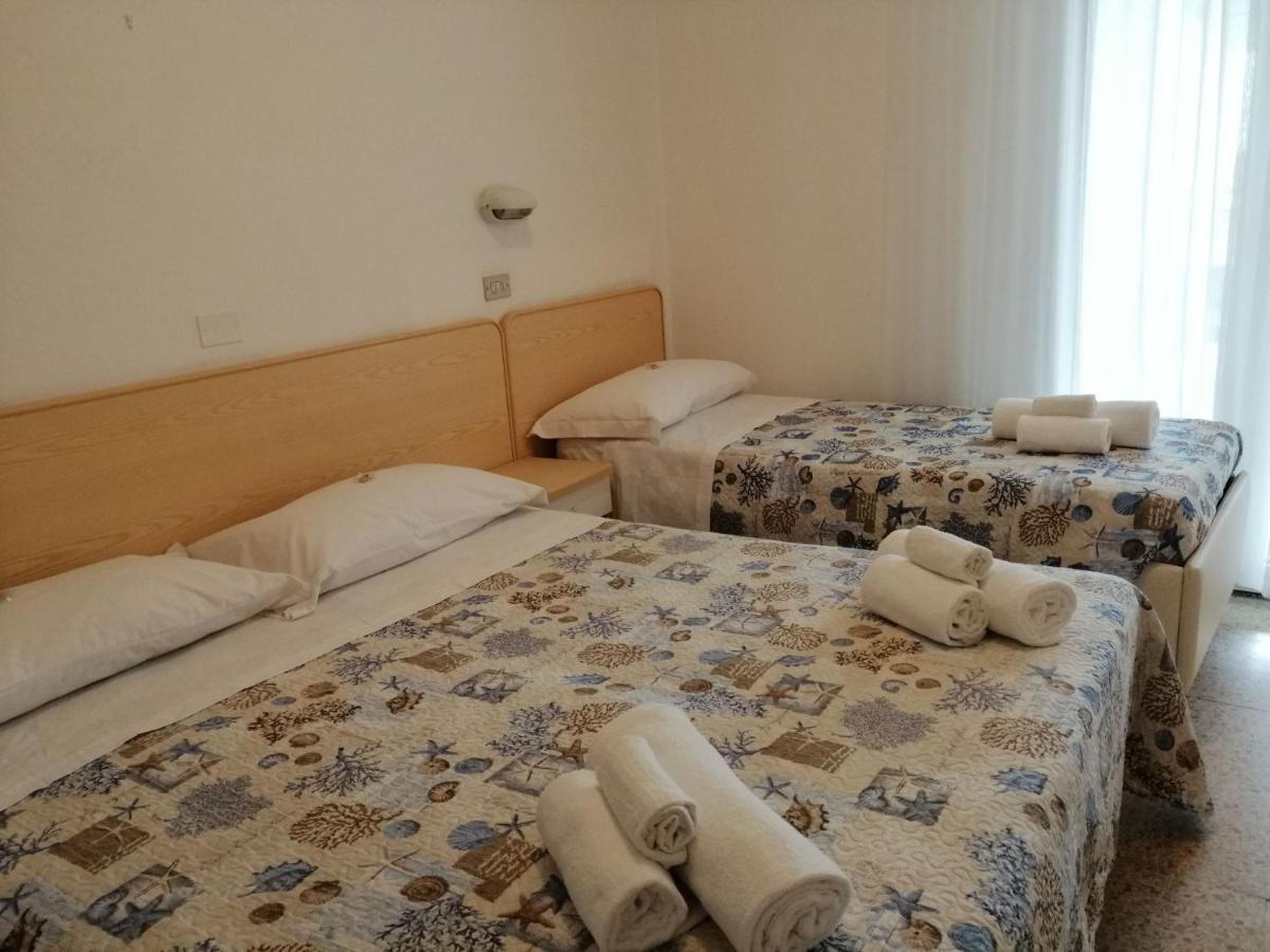 Hotel Alba Римини Экстерьер фото