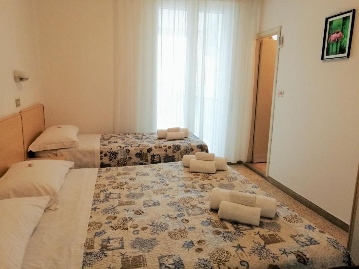 Hotel Alba Римини Экстерьер фото