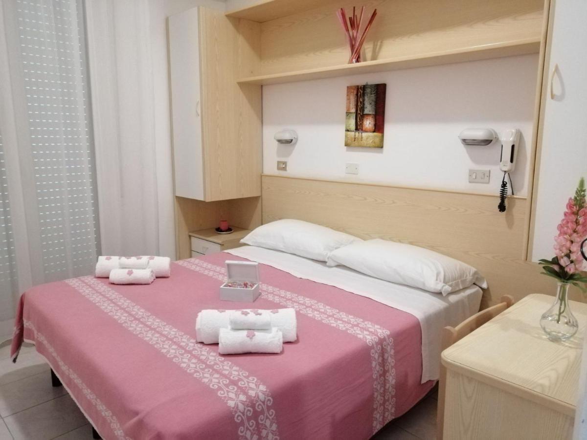 Hotel Alba Римини Экстерьер фото