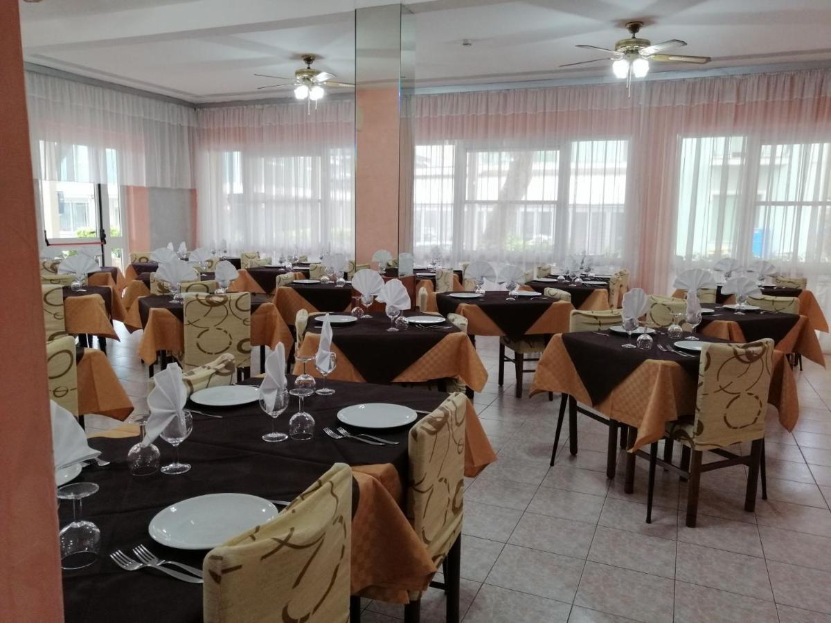 Hotel Alba Римини Экстерьер фото